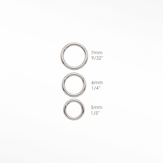 Cartilage hoop earrings in 14k white gold featuring a polished 18g finish. Refine your snug ear stack