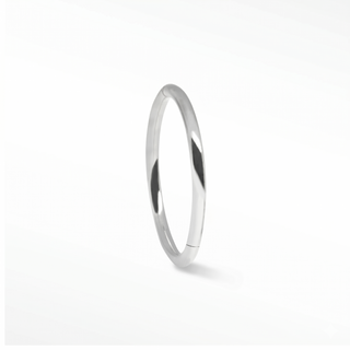Cartilage hoop earrings in 14k white gold featuring a polished 18g finish. Refine your snug ear stack
