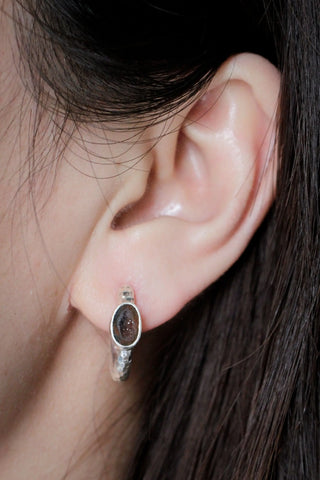 Element mini geode silver hoop earrings 18mm with dark oval gemstone set in polished silver hoop design