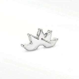 A glittering cscde of mrquise stones ligns on this brightly polished 18k gold design giving