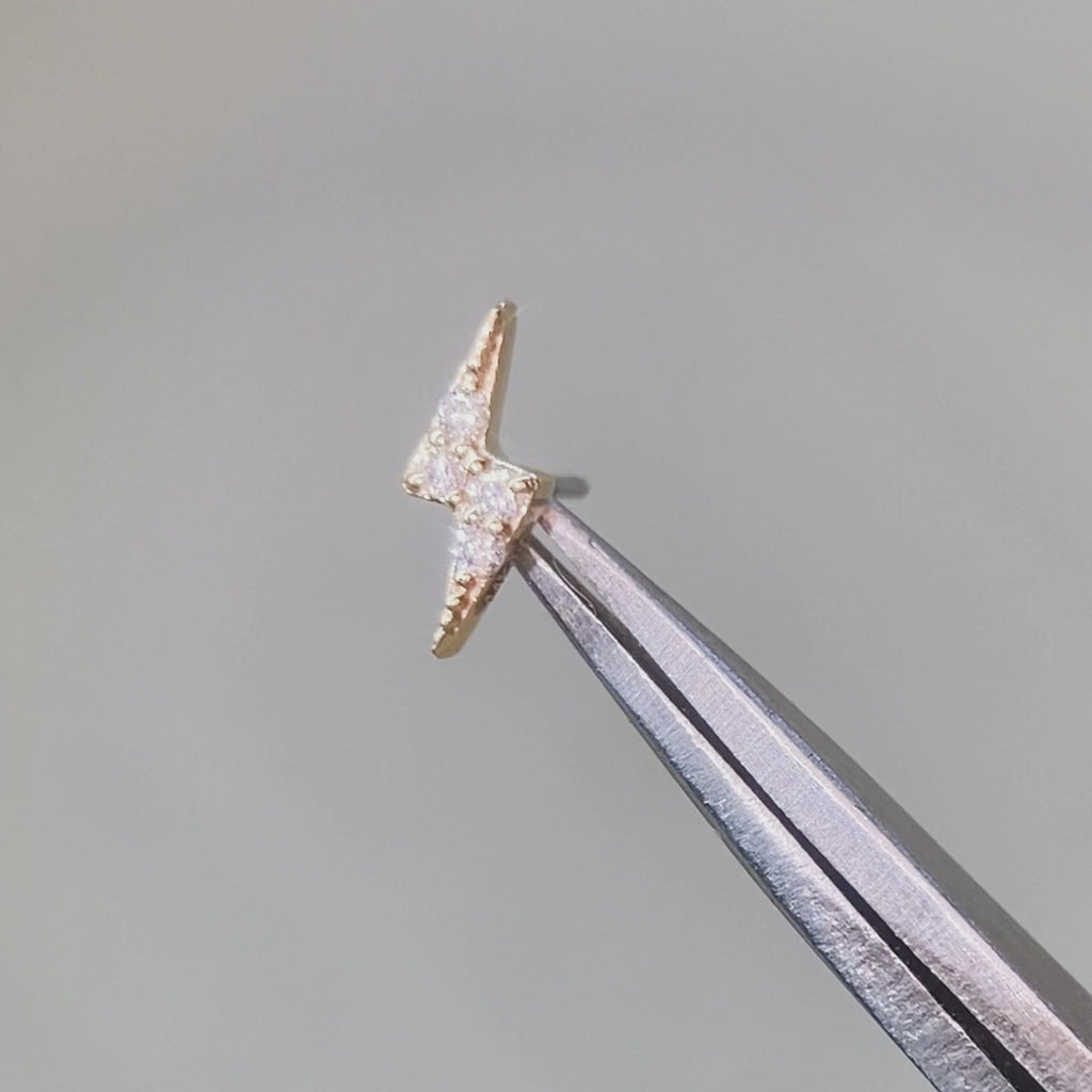 Lightning Bolt flat back earrings, in 14k yellow gold, diamond, stone size 1mm, a bold lighting.