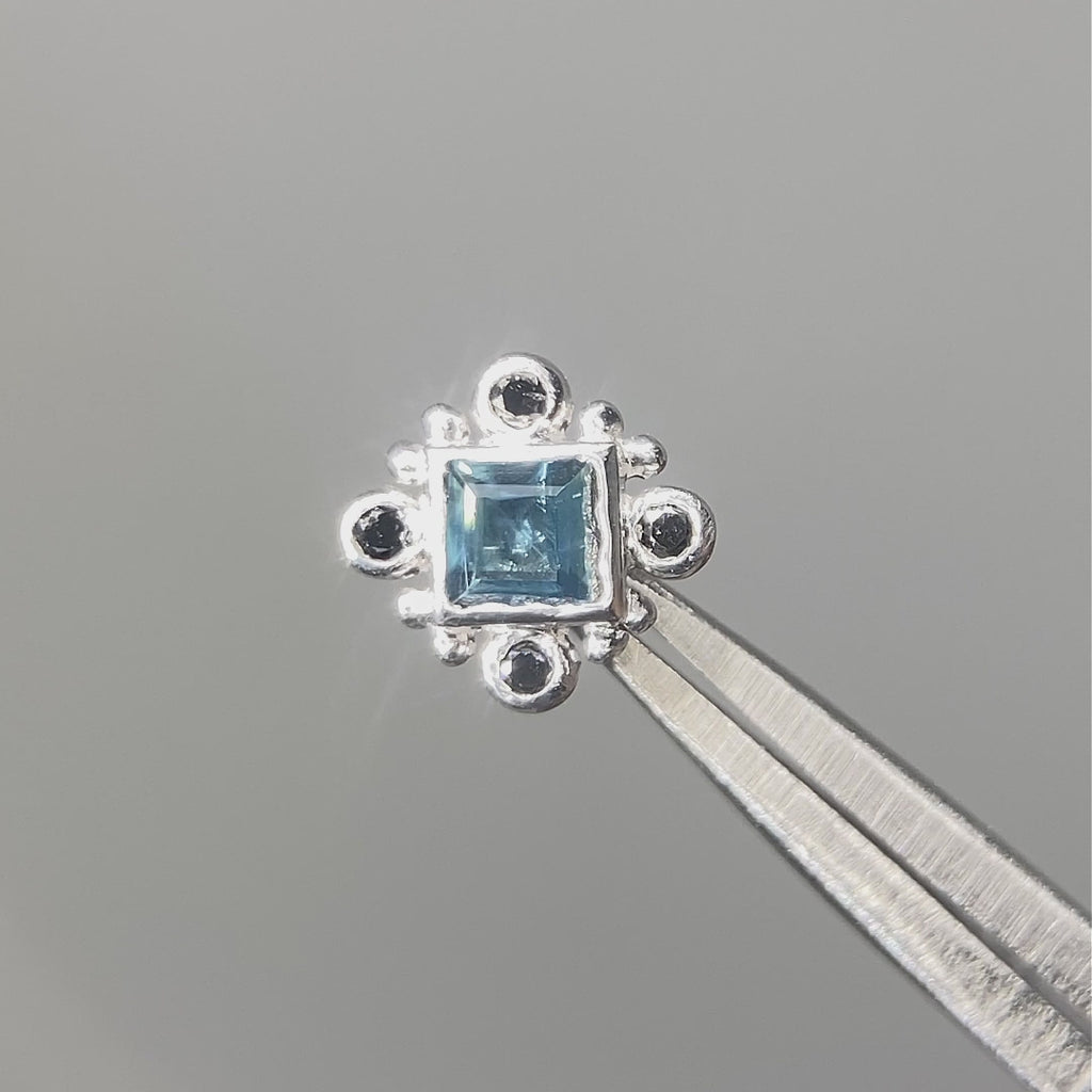Princess cut flat back earrings, in 14k white gold, blue sapphire, stone size 2.5mm