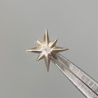 14k gold shining star earrings make an ideal gift for loved ones