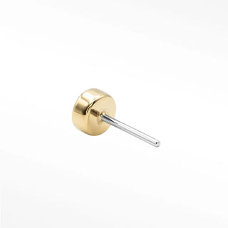 Discover our flat back diamond earrings featuring a 14k yellow gold bezel setting for timelessly elegant look. Perfect
