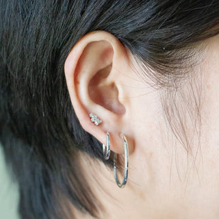Flat back earrings baguette diamond 14k white