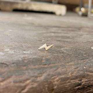 Lightning Bolt Flat back Earring 14k Yellow Gold - Nina Wynn